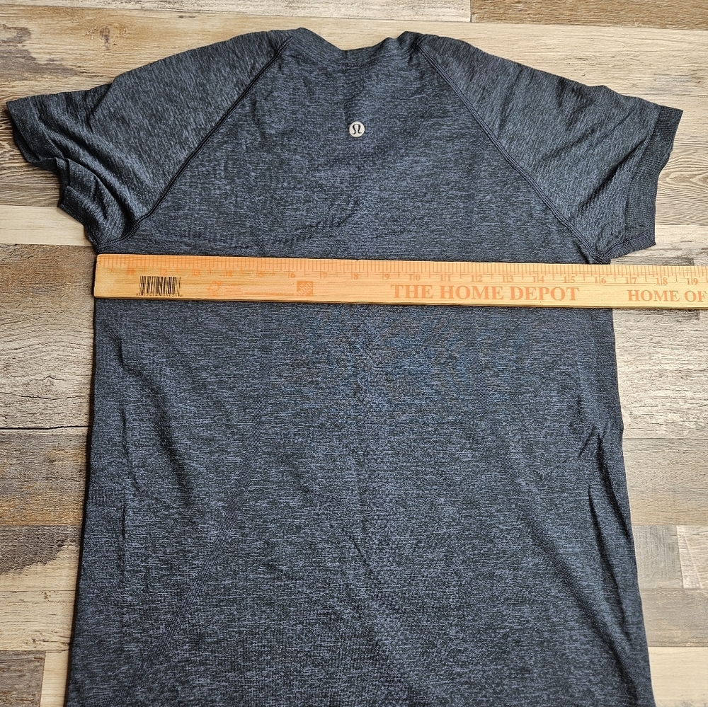 Lululrmon Navy Blue Swiftly Tech Tshirt Women's Size 8 - Picture 9 of 10